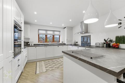 2 bedroom detached bungalow for sale, Cheltenham Road, Evesham WR11