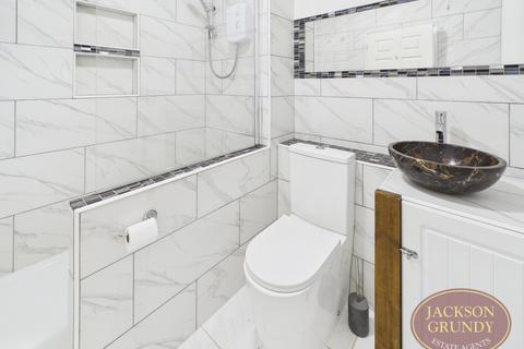 2 bedroom apartment for sale, Harlestone Road, Northampton, NN5 6AA
