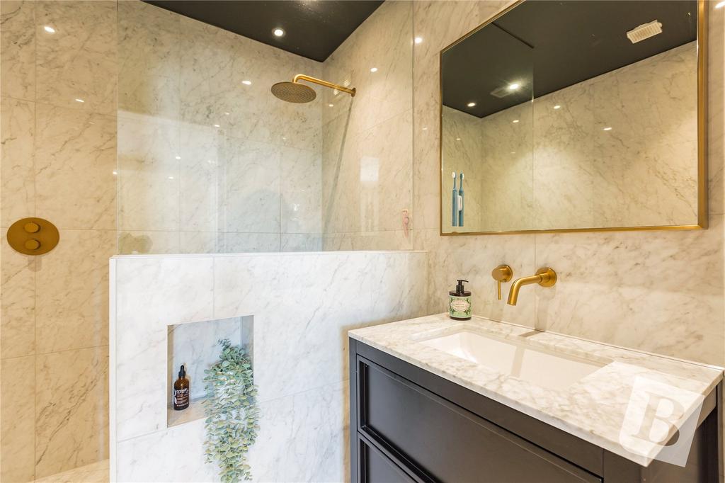 Ensuite