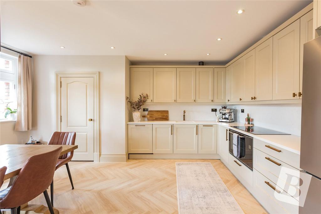 Kitchen / Dining