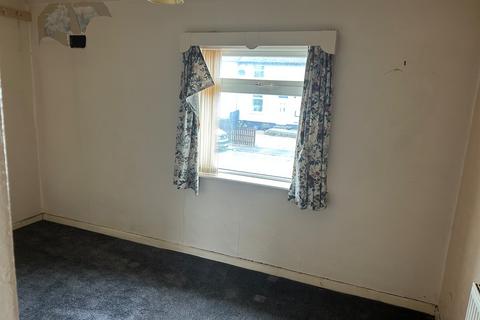 2 bedroom townhouse for sale, Dawson Avenue, Bradford