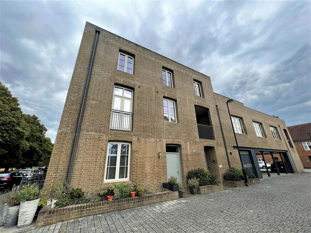 1 Whistler Ave (14).JPG