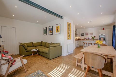 4 bedroom detached house for sale, Maple Furlong, Benson OX10