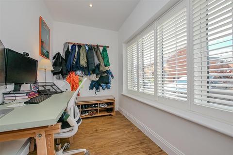 4 bedroom detached house for sale, Maple Furlong, Benson OX10