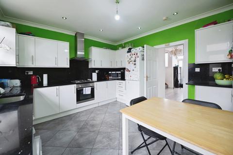 4 bedroom semi-detached house for sale, Cross Road, Mawneys, Romford, RM7