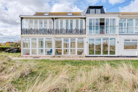 3 bedroom terraced house for sale, Beach Road, Caister-On-Sea