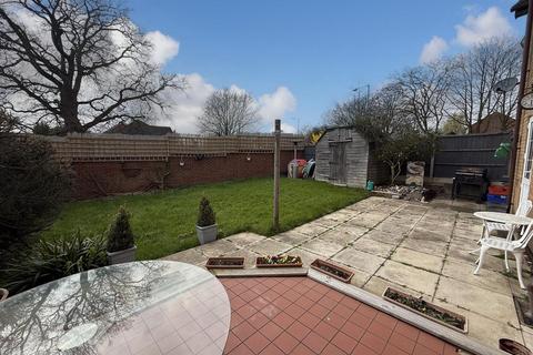 4 bedroom detached house for sale, Wych-Elm Close, Rugby