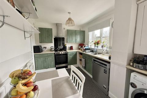 4 bedroom detached house for sale, Wych-Elm Close, Rugby