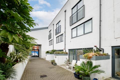 undefined, Coopers Yard, London, N1
