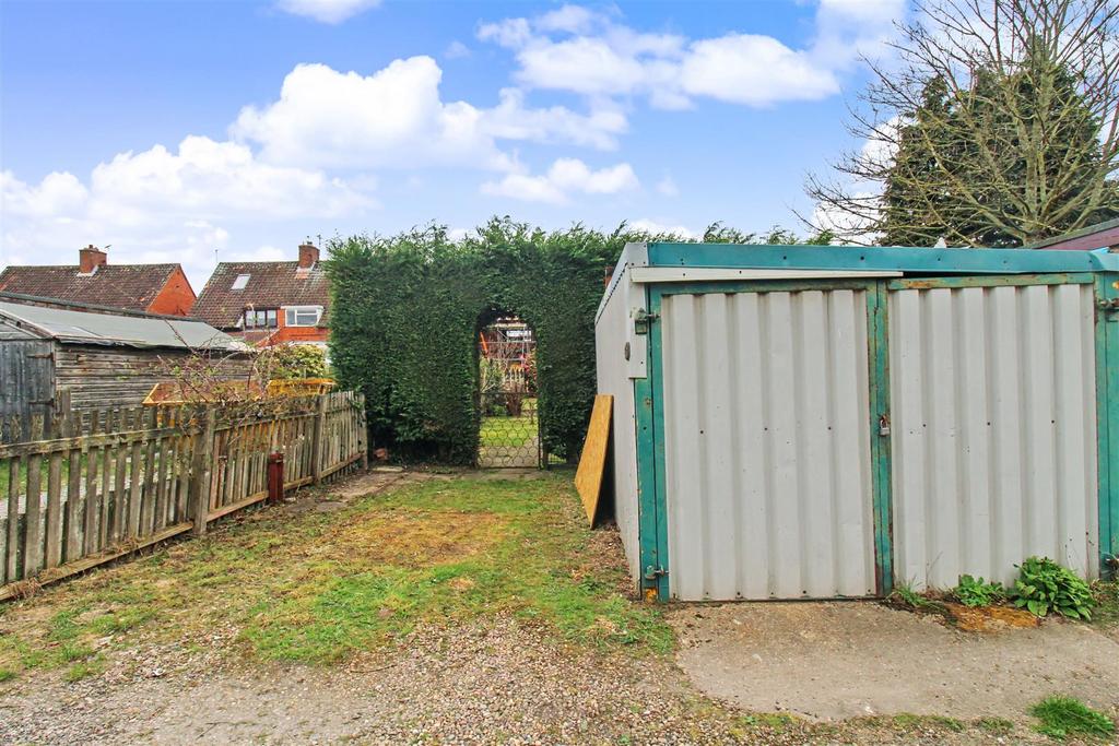 Garden and parking (1).jpeg