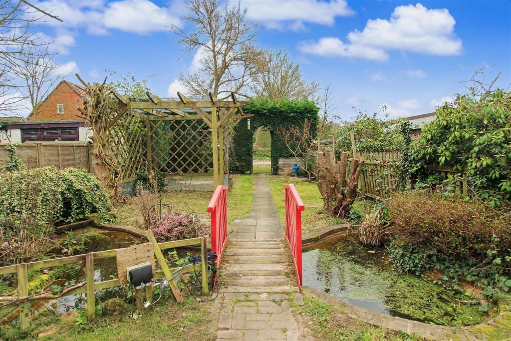 Garden and parking (4).jpeg
