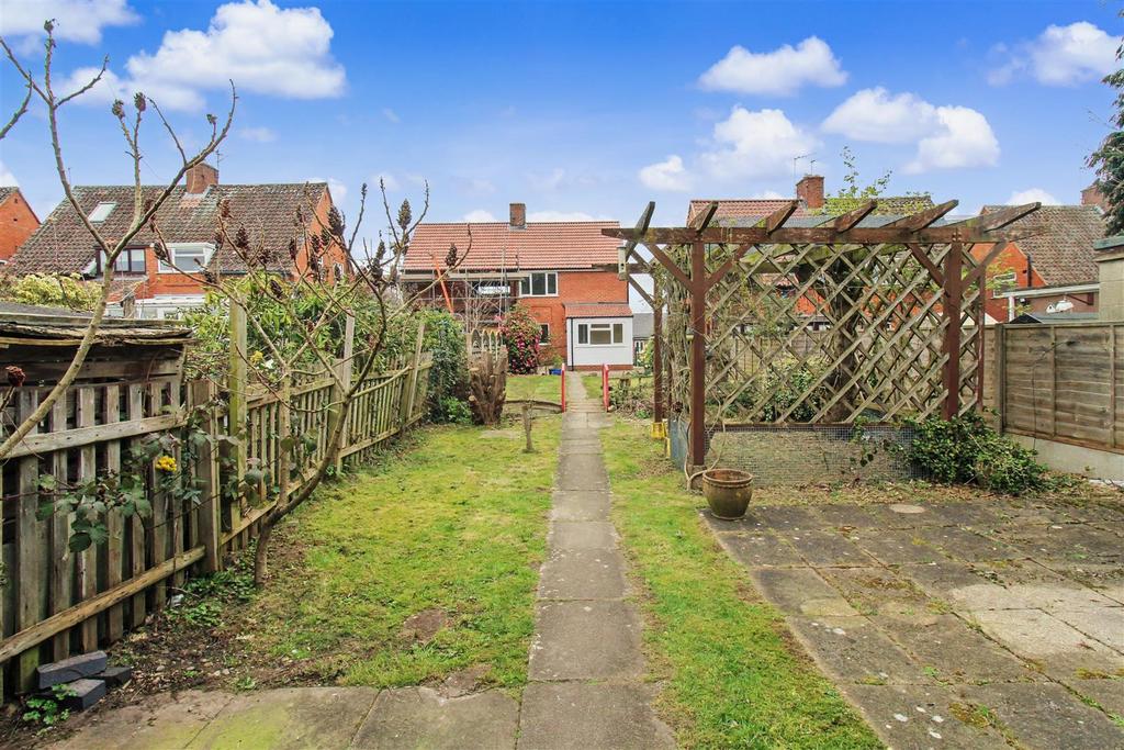 Garden and parking (5).jpeg
