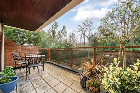 3 bedroom apartment for sale, Holmbury Park, Bromley, Kent, BR1