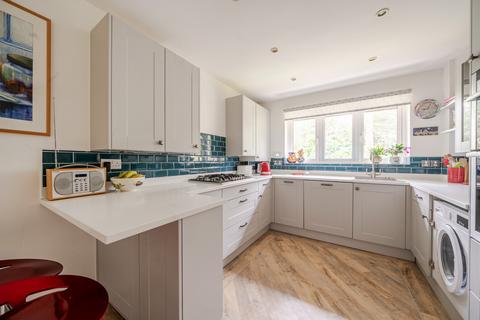 3 bedroom apartment for sale, Holmbury Park, Bromley, Kent, BR1