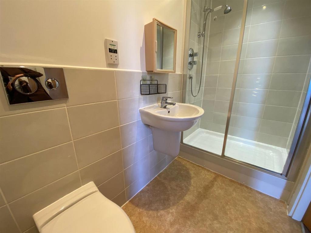 SHOWER ROOM.jpg