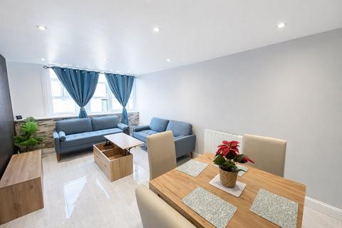 2 bedroom maisonette to rent, Melbourne Court, ,