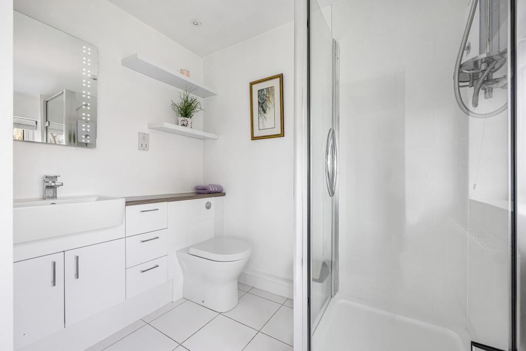Bedroom 2 En Suite Bache Farmhouse