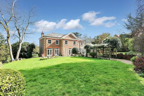 undefined, Pangbourne, Pangbourne Hill - peaceful location within easy 6/7 mins walk to the shops/ train station to London