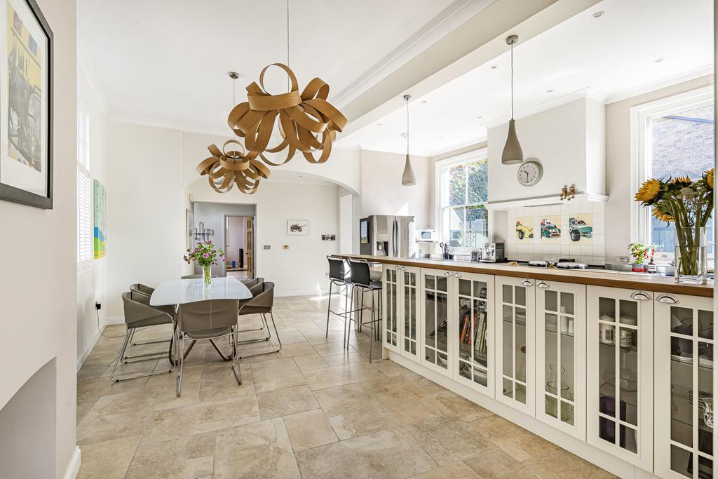 Kitchen/Dining