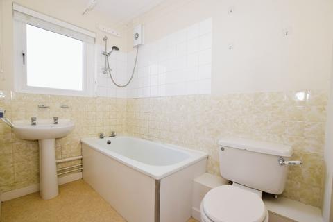 1 bedroom semi-detached house to rent, Kingsmead Place Broadbridge Heath RH12