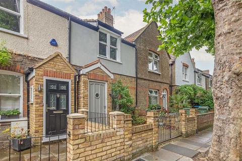 undefined, North Road, Kew TW9