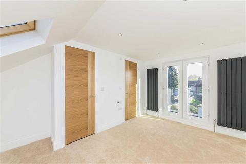 undefined, North Road, Kew TW9