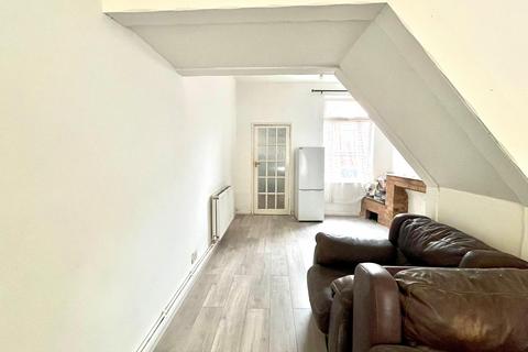 3 bedroom terraced house to rent, Dorset Street