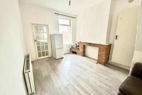 3 bedroom terraced house to rent, Dorset Street