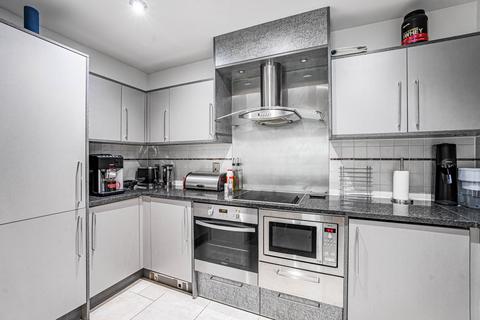 2 bedroom apartment for sale, St. George Wharf, London, SW8