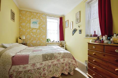 2 bedroom ground floor flat for sale, High Street, Henstridge, Templecombe