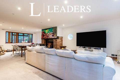 undefined, Rydens Avenue, Walton-on-Thames, KT12