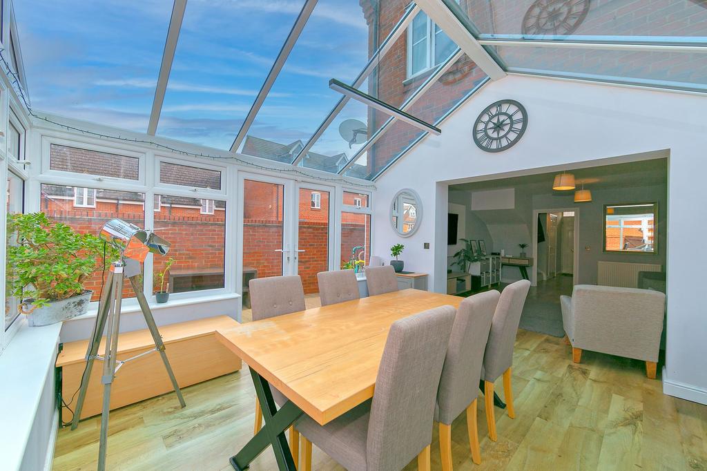 Sun Room / Dining Room