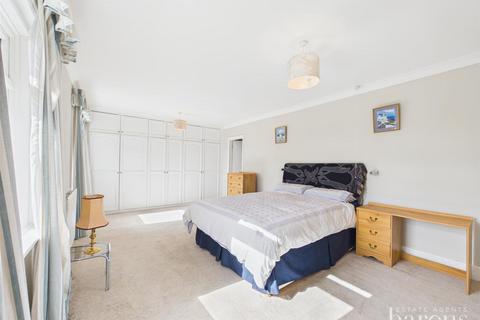 4 bedroom detached house for sale, Oakley Lane, Basingstoke RG23