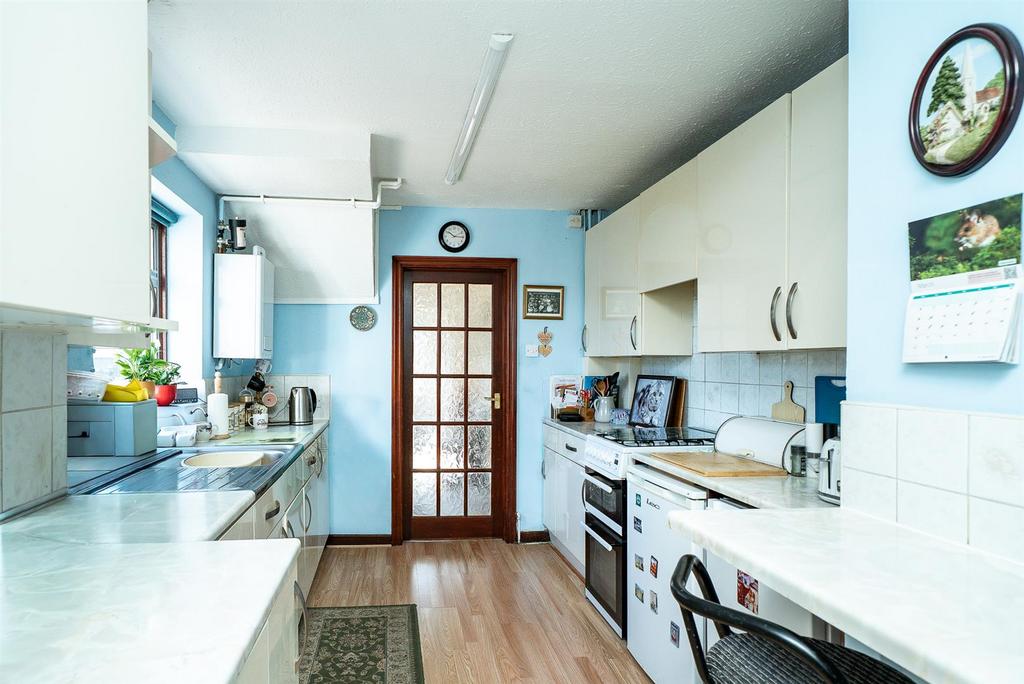Kitchen/ Dining Room
