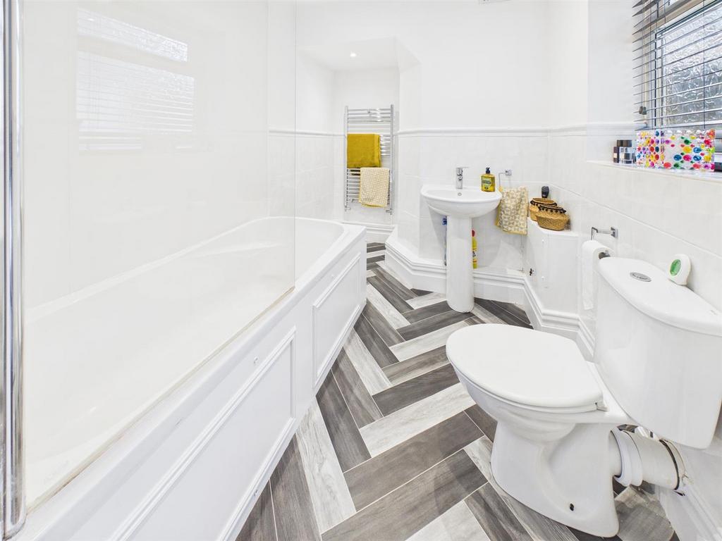 BATHROOM (1).jpg