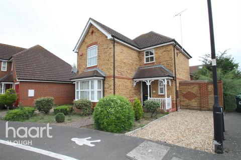 3 bedroom detached house to rent, Moor Furlong, Cippenham