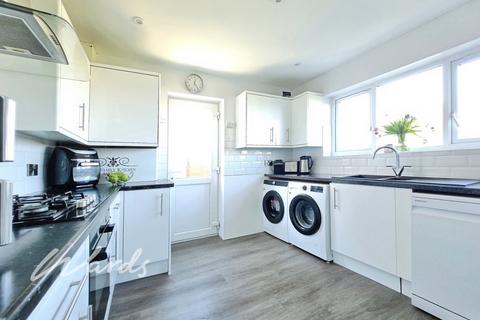4 bedroom detached house to rent, Spring Walk Whitstable CT5