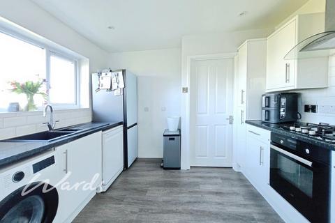 4 bedroom detached house to rent, Spring Walk Whitstable CT5