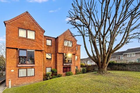 2 bedroom flat for sale, Upper Avenue, Eastbourne