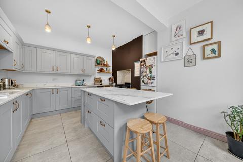 5 bedroom semi-detached house for sale, Newlaithes Road, Horsforth, Leeds, West Yorkshire, LS18