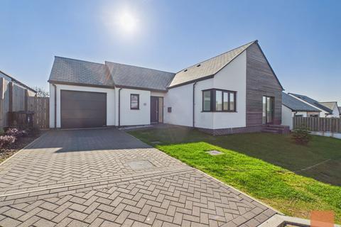 2 bedroom detached bungalow for sale, Silva Gardens, Mylor Bridge