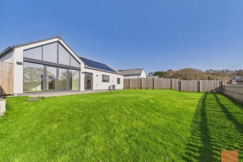 2 bedroom detached bungalow for sale, Silva Gardens, Mylor Bridge