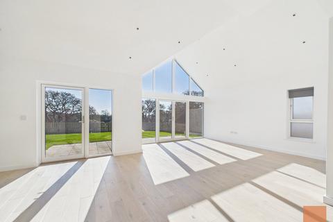 2 bedroom detached bungalow for sale, Silva Gardens, Mylor Bridge