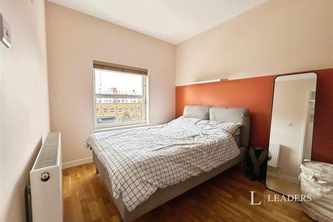 1 bedroom flat to rent, Spencer Court, Park Street, GL50