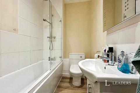 1 bedroom flat to rent, Spencer Court, Park Street, GL50