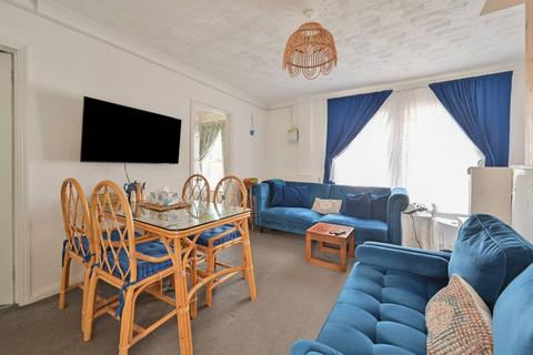 undefined, Chester Road WD18, Watford, WD18