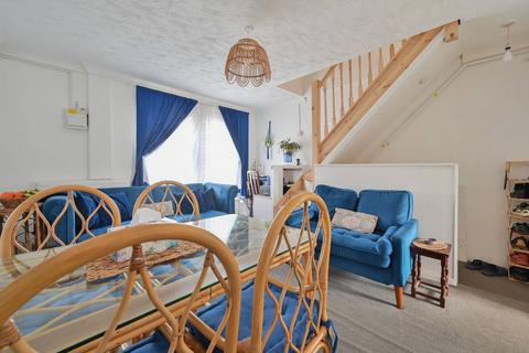 undefined, Chester Road WD18, Watford, WD18