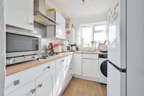 undefined, Chester Road WD18, Watford, WD18