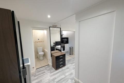 1 bedroom flat to rent, London, SW2
