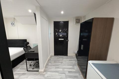 1 bedroom flat to rent, London, SW2